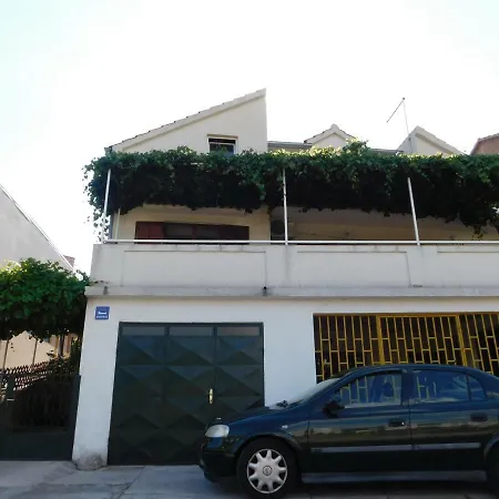 Bura Apartment *