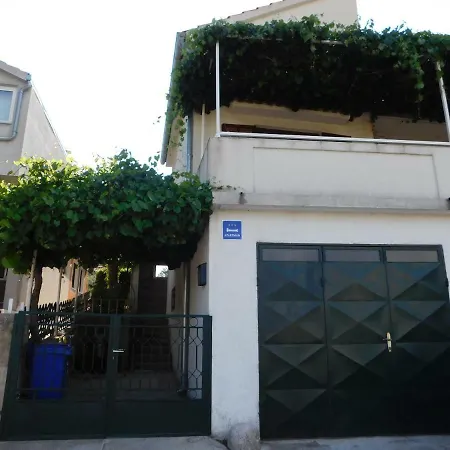 Apartment Bura